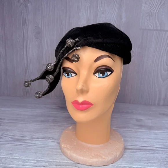 Vintage 1920s filbert orcel productions hats de pinna black with bobble beads